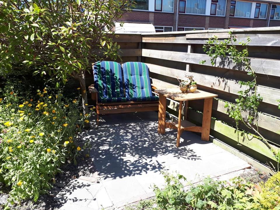 B&B De Blauwe Tulp Noord-Scharwoude Exterior foto