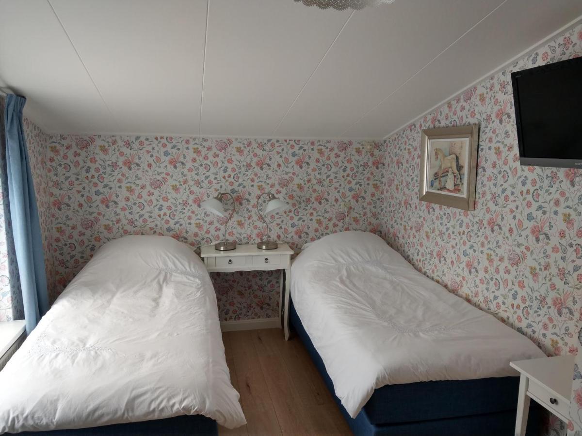 B&B De Blauwe Tulp Noord-Scharwoude Exterior foto