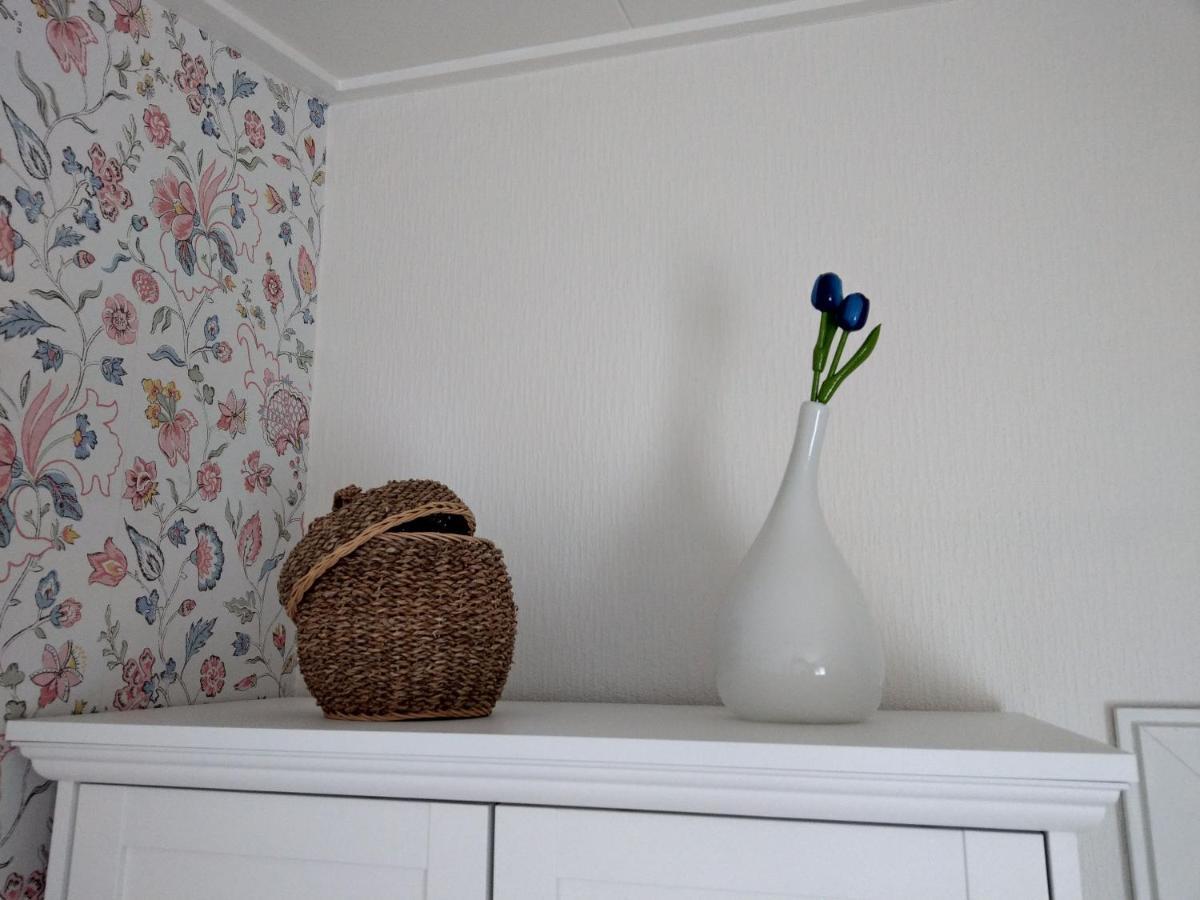 B&B De Blauwe Tulp Noord-Scharwoude Exterior foto